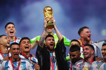 Kaus Messi pada Piala Dunia Qatar terjual seharga 7,8 juta dolar AS