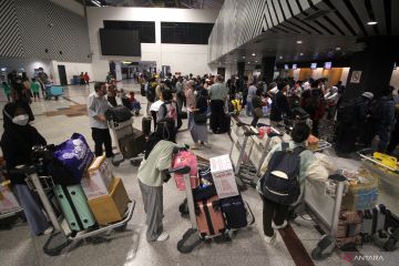 Kesibukan Bandara Juanda jelang libur Natal dan Tahun Baru