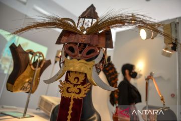 Pameran aksesoris fesyen berbahan logam