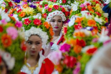 Melihat cantiknya warna-warni Festival Ngarot Indramayu, Jawa Barat