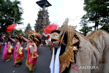 Serunya festival seni tari Barong di Bali