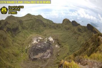 Gunung Awu di Sulut bentuk kubah lava menyumbat puncak kawah