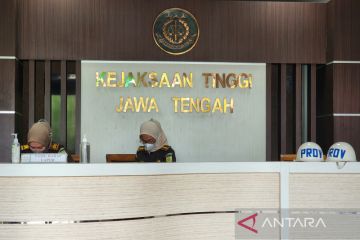 Kejati Jateng menangkap tersangka korupsi di Bandara Semarang