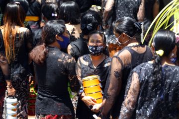 Suku Tengger junjung toleransi dan gotong royong melalui tradisi