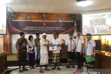 KPU Bali perdana terima persyaratan dukungan bakal calon DPD 2024