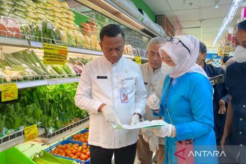 Pemkot Jaksel sidak bahan pangan di sejumlah pasar jelang Natal