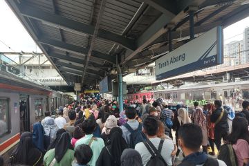 Perniagaan di Pasar Tanah Abang kembali normal jelang Natal