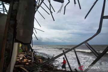 Belasan rumah warga di Mataram tergerus abrasi