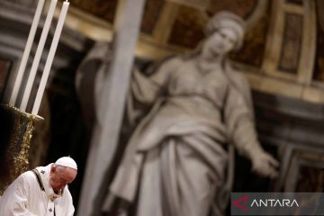 Paus Fransiskus pimpin Misa Malam Natal di Vatikan