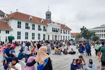 Pelataran Museum Fatahillah Jakarta padat pengunjung isi libur Natal