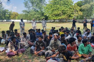 Bakamla bantu evakuasi imigran ilegal Rohingya