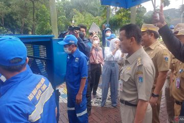 Pemkot Jaktim tambah 18 unit pompa bergerak antisipasi banjir