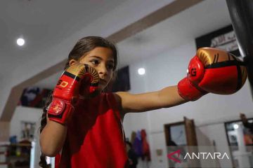 Berlatih tinju di klub tinju khusus perempuan Gaza City
