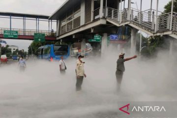 Kepulan asap di Jalan Jatinegara berasal dari tabung oksigen bocor