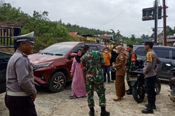 Tim gabungan periksa pelintas di batas Kapuas Hulu-Sintang Kalbar