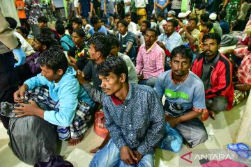 Seratusan imigran etnis Rohingya kembali terdampar di pesisir pantai Pidie, Aceh