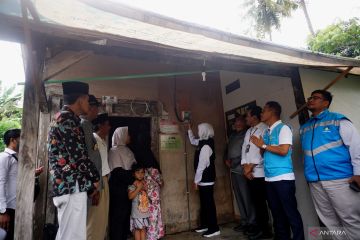 Gubernur Jatim targetkan eletrifikasi 100 persen di seluruh Jawa Timur
