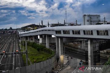 Pembukaan operasional jembatan layang penyeberangan orang Stasiun MRT Lebak Bulus