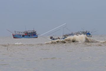 Nelayan Tidak melaut Karena Cuaca Buruk