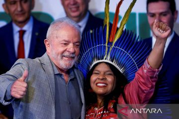 Presiden terpilih Brasil Luiz Inacio Lula da Silva kenalkan kandidat menterinya