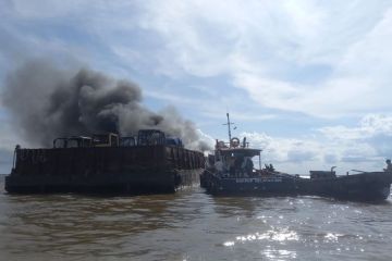 Polisi tetapkan nakhoda kapal tunda terbakar di Jambi jadi tersangka
