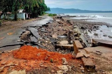 BMKG: Waspada gelombang tinggi hingga 6 meter di Maluku 9-10 Februari