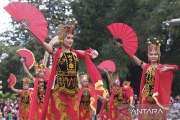 Maha Karya Budaya "Mabesikan" melepas matahari 2022 di Denpasar