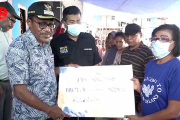 Kado Natal bagi korban kebakaran Dok 9 Jayapura