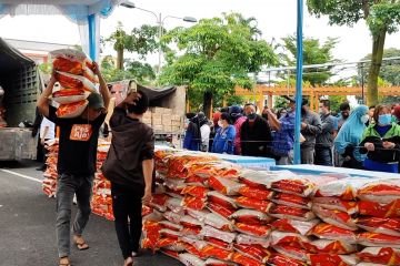 Bangka Belitung gelar operasi pasar tebus murah 1.000 paket sembako