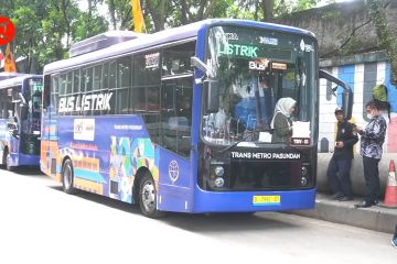 Ridwan Kamil: Bangun sistem transportasi massal  Cekungan Bandung