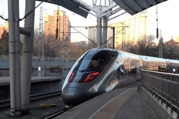 Waktu tempuh Beijing-Shijiazhuang satu jam dengan kereta cepat