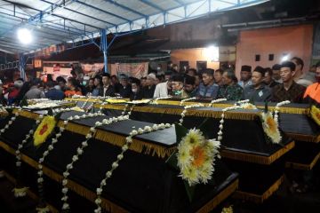 Jenazah korban kecelakaan di Magetan diterima Plt Wali Kota Semarang