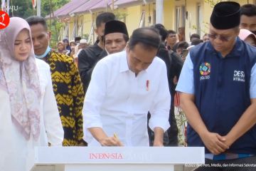 Jokowi resmikan 292 huntap pasca bencana Badai Seroja 2021 di NTB
