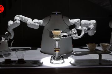 Melihat aksi robot Si Peracik Kopi ala barista OttenMatic