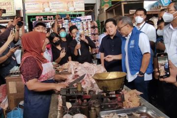 Mendag dan Menteri BUMN pantau kebutuhan pokok pangan di Kota Semarang