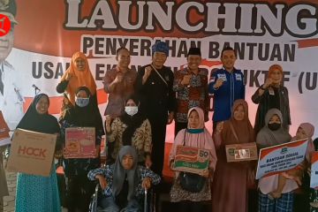 Pemprov Banten serahkan bantuan usaha ekonomi produktif