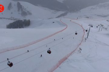 Sanggraloka ski di Xinjiang China pikat penggemar salju