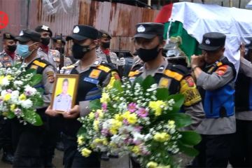 Jenazah korban bom Aiptu Sofyan dimakamkan secara kedinasan kepolisian