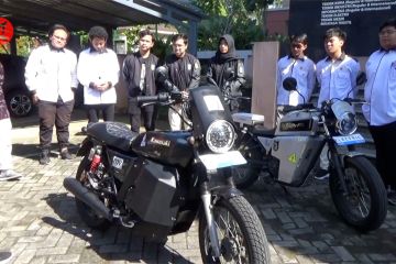 UII Yogyakarta padukan motor klasik modern bertenaga listrik