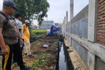 Cegah banjir, Pemko Lhokseumawe bersihkan saluran pembuangan