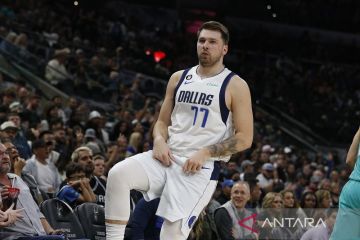 Luka Doncic kembali menggila, Mavericks atasi Spurs 126-125