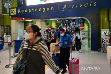 Kedatangan penumpang di Stasiun Gambir dan Senen meningkat