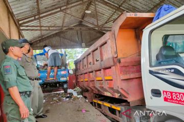 Penggerobak sampah Yogyakarta keluhkan warga belum pilah sampah