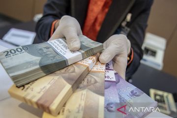 Rupiah menguat dipengaruhi antisipasi investor terkait data inflasi RI