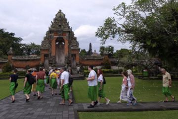 Kunjungan wisatawan lampaui target