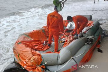 Tim SAR Pangkalpinang cari enam kru kapal Tugboat yang tenggelam
