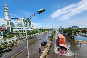 Banjir telah surut, Jalan Kaligawe Semarang bisa dilalui kendaraan