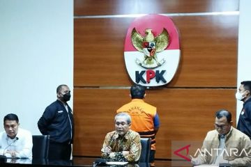 KPK duga Lukas Enembe terima Rp1 miliar terkait proyek infrastruktur