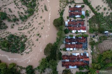 Banjir bandang di Perumahan Dinar Indah Semarang