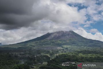 Aktivitas Gunung Merapi di level siaga